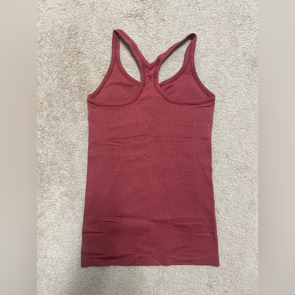 lululemon athletica Ebb to Street